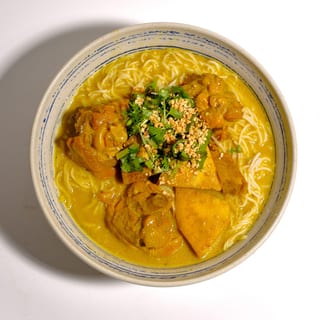 Curry Chicken Noodle Soup / Bún Gà Cà Ri