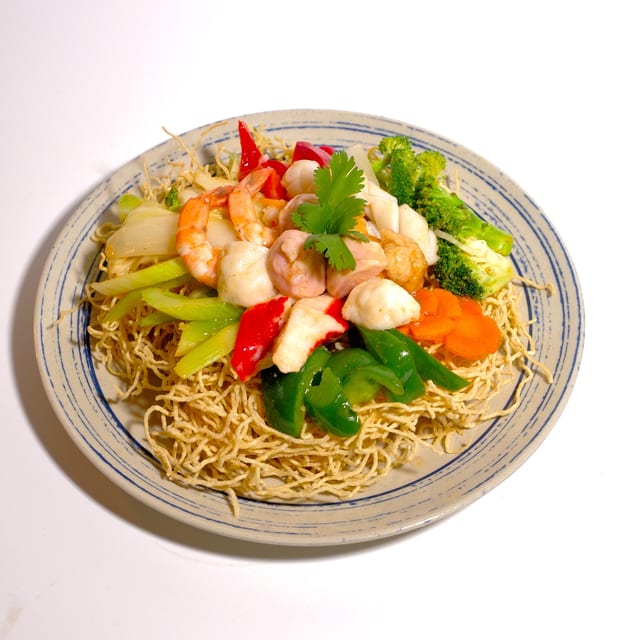 Crispy Egg Noodles / Mì Xào Giòn.