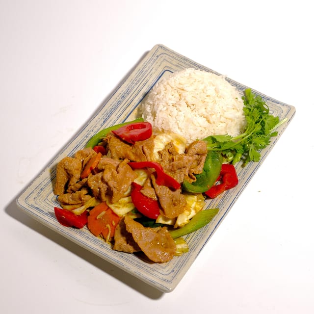 Beef Curry Stir-Fry with Vegetables / Bò Xào Cà Ri.