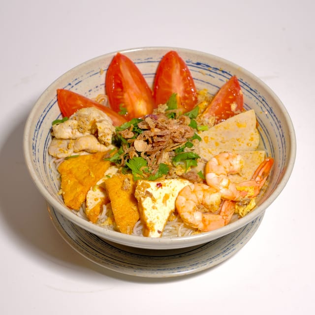 Vietnamese Crab Tomato Noodle Soup / Bún Riêu.